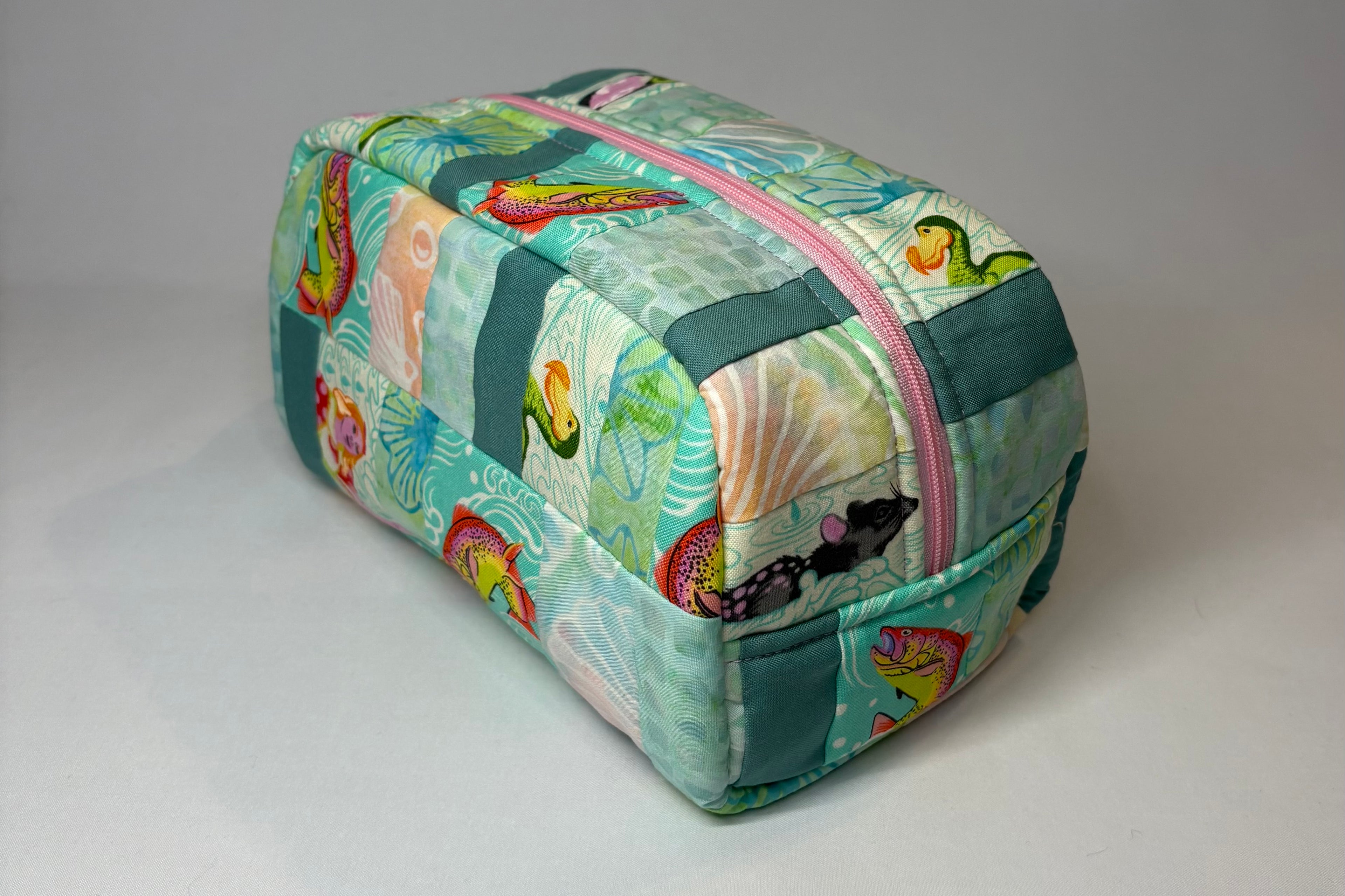 Opalescent Undertow Medium Makeup Bag