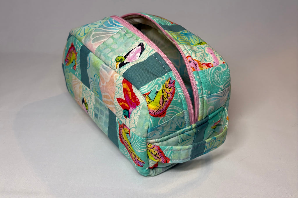 Opalescent Undertow Medium Makeup Bag
