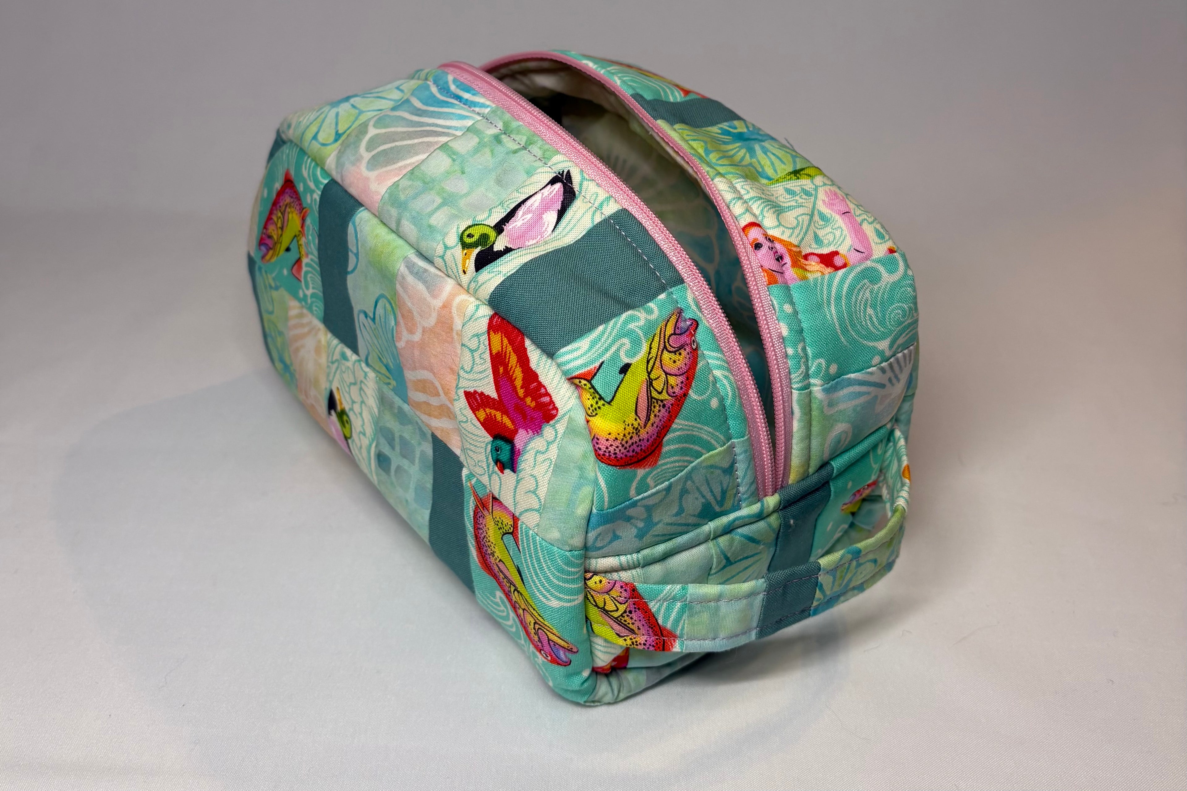 Opalescent Undertow Medium Makeup Bag