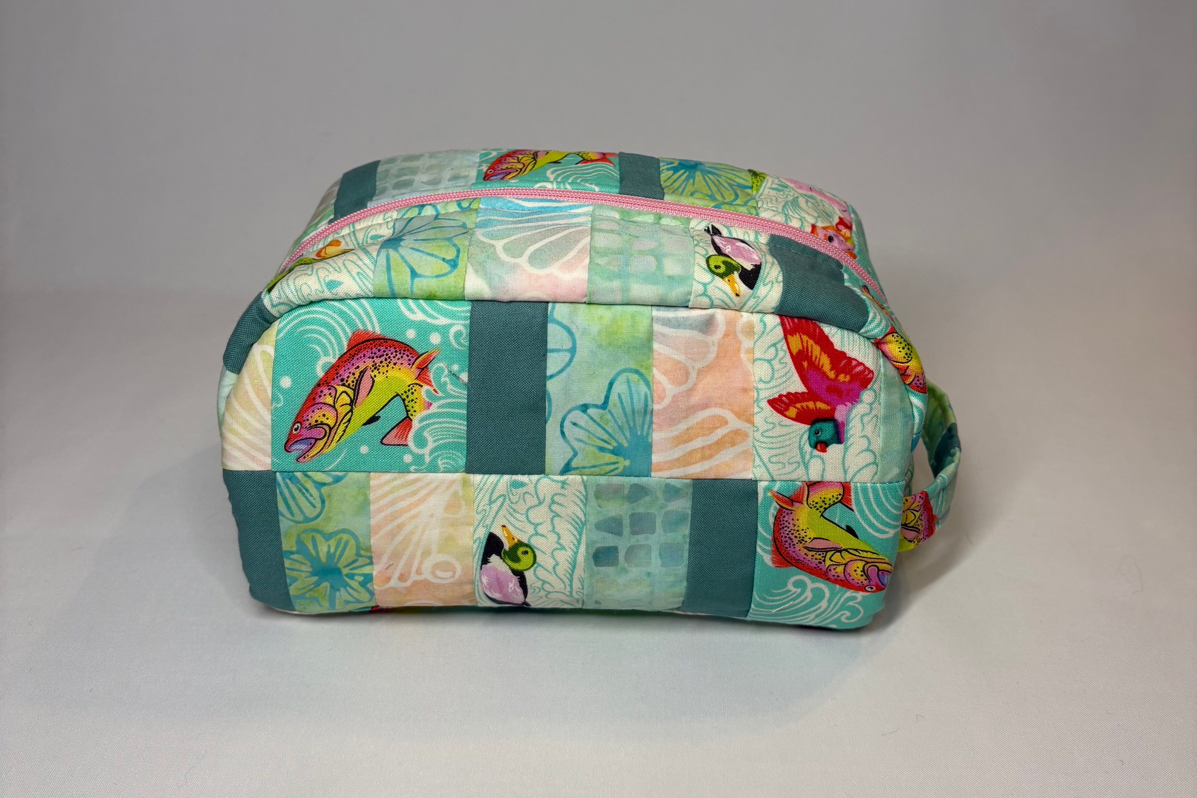 Opalescent Undertow Medium Makeup Bag