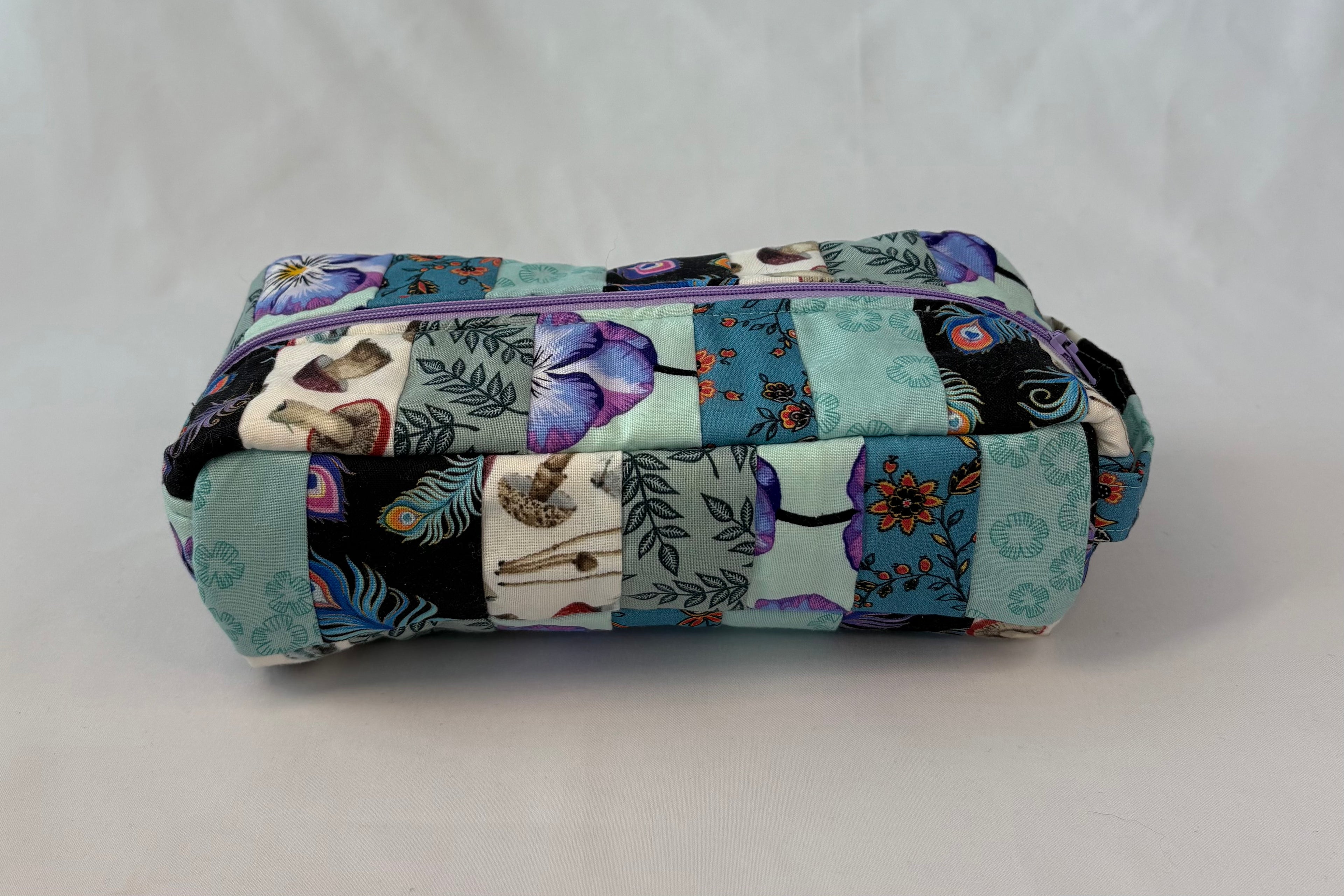 Peacock Pansy Brush Case