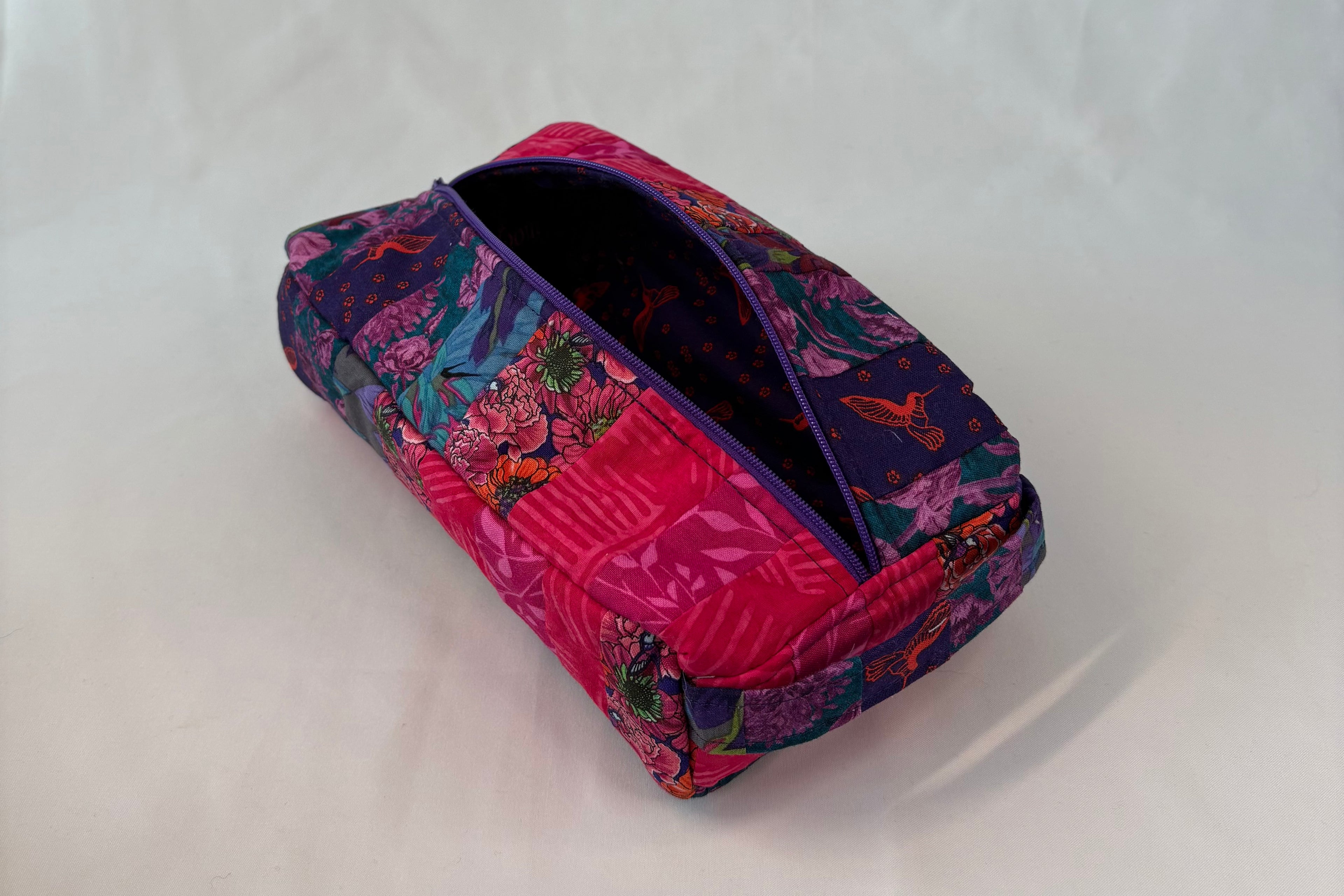 Gradient Hummingbird Brush Case