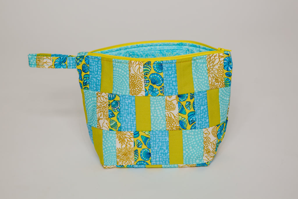 Ocean Seashell Medium Basics Bag