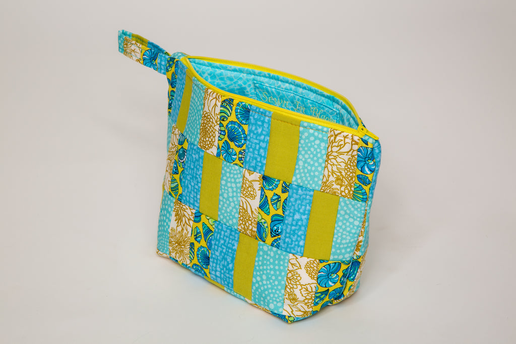 Ocean Seashell Medium Basics Bag