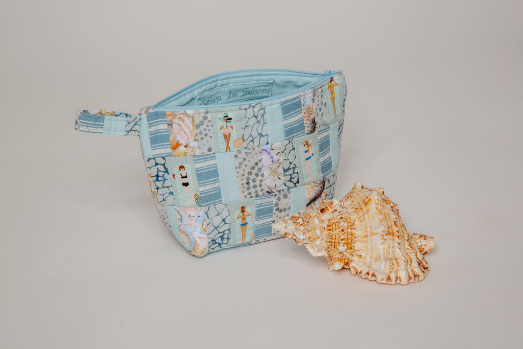 Beach Girls Medium Basics Bag