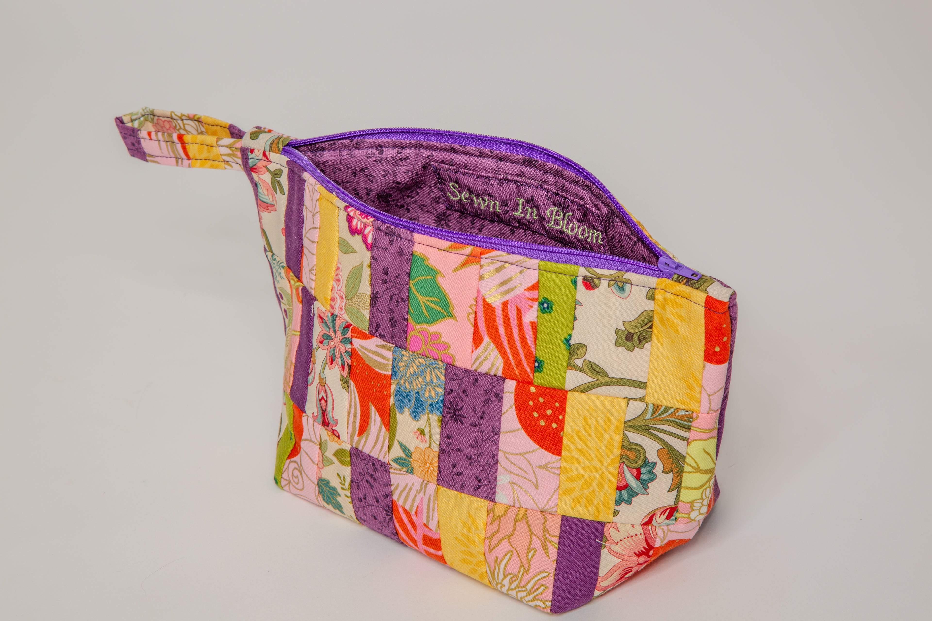 Groovy Multicolor Medium Basics Bag