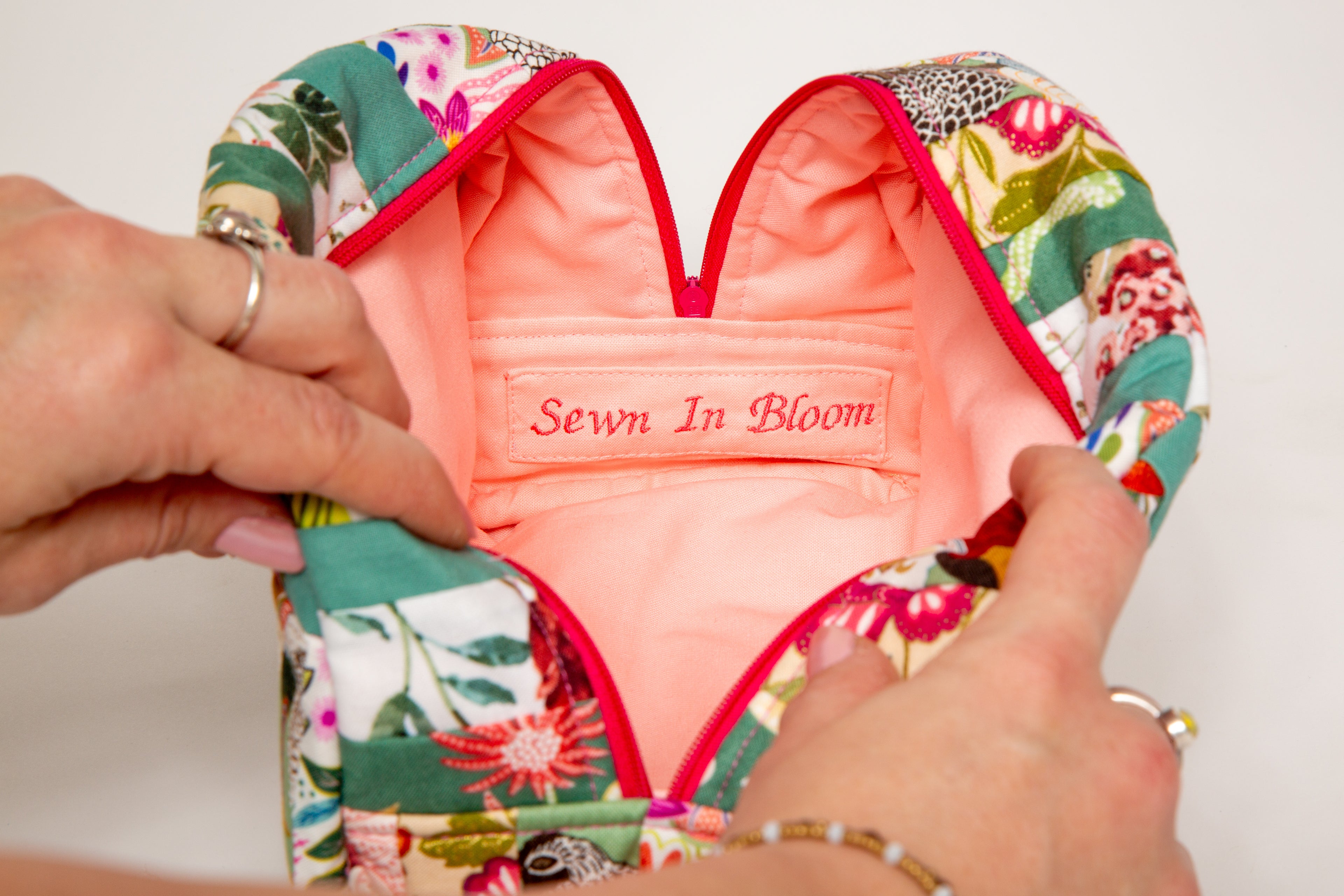 Farmhouse Floral Large Makeup Bag